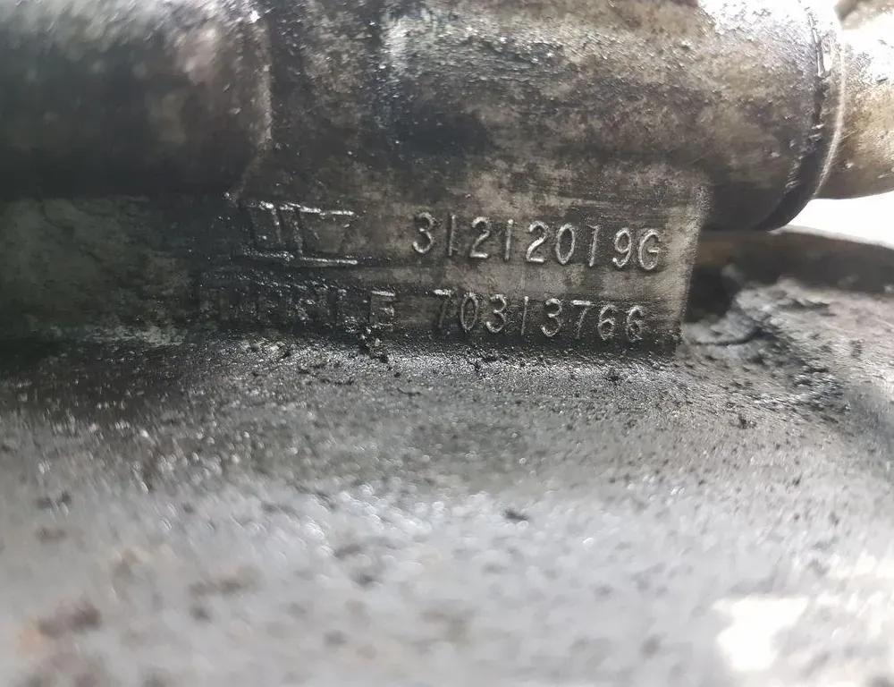 CHRYSLER Voyager 4 generation (2001-2007) Тримач масляного фільтра 31212019G 35110603