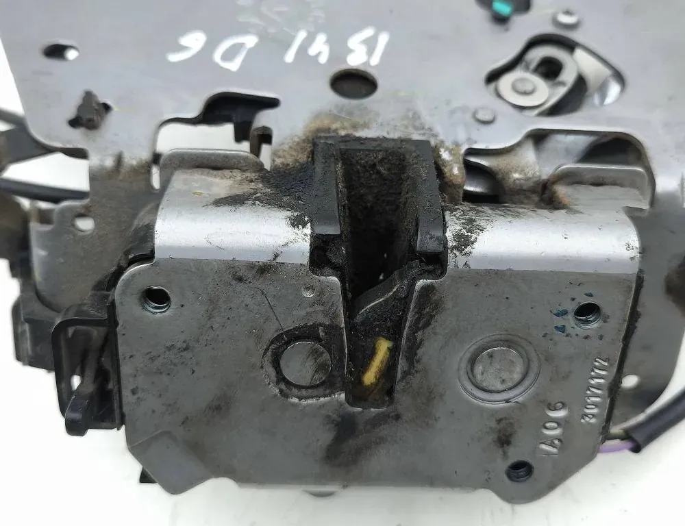 CHRYSLER Voyager 5 generation (2007-2020) Замок боковых правых дверей 25000282 33502820