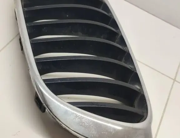 BMW X4 F26 (2014-2018) Верхня решітка 40502932 33330853