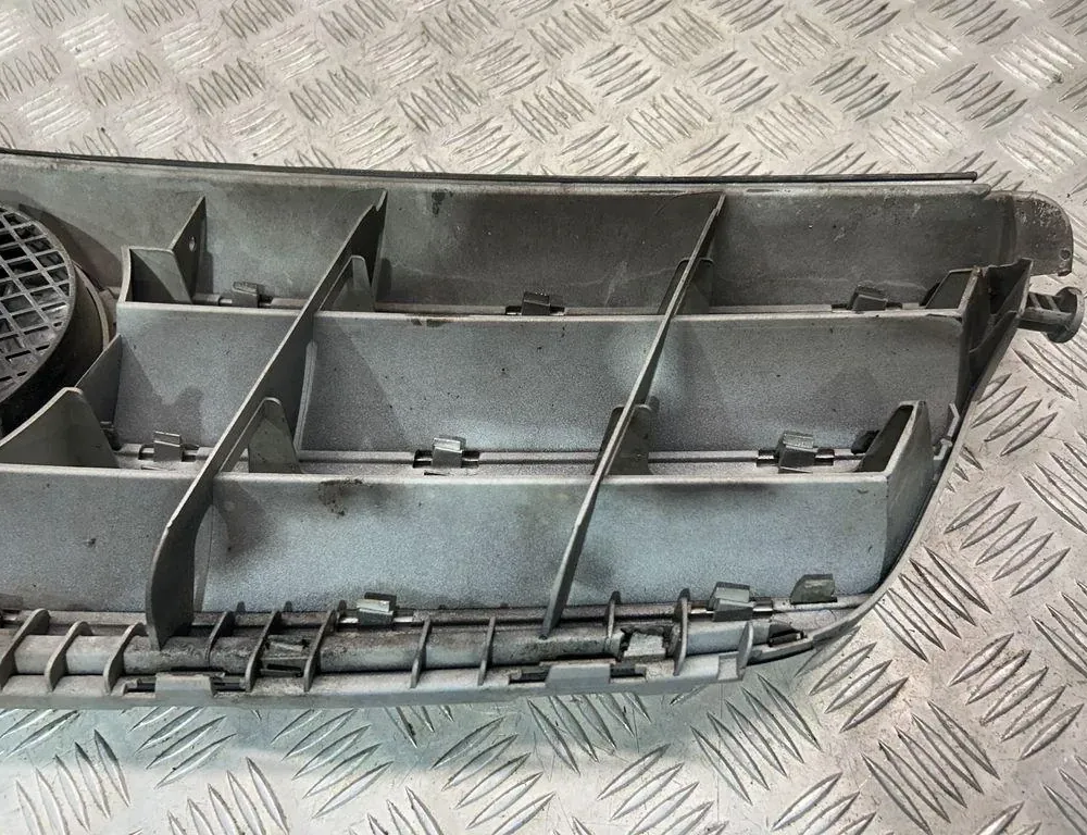 MERCEDES-BENZ C-Class W204/S204/C204 (2004-2015) Верхня решітка A2048800023 35111085