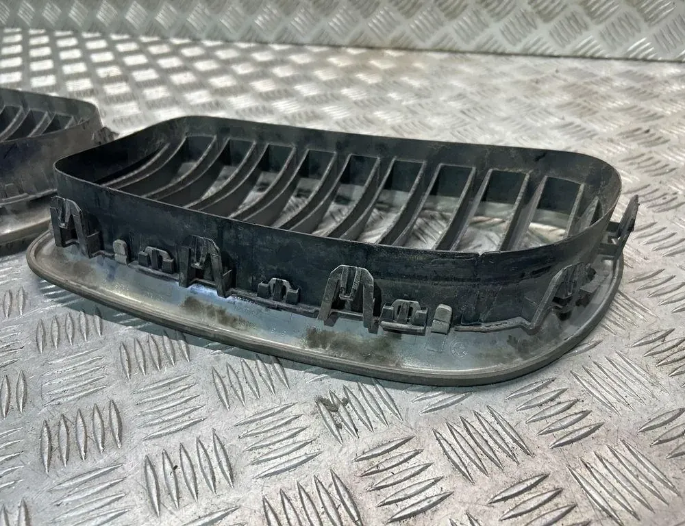 BMW 5 Series F10/F11 (2009-2017) Верхня решітка 7336477,7336476 35105968