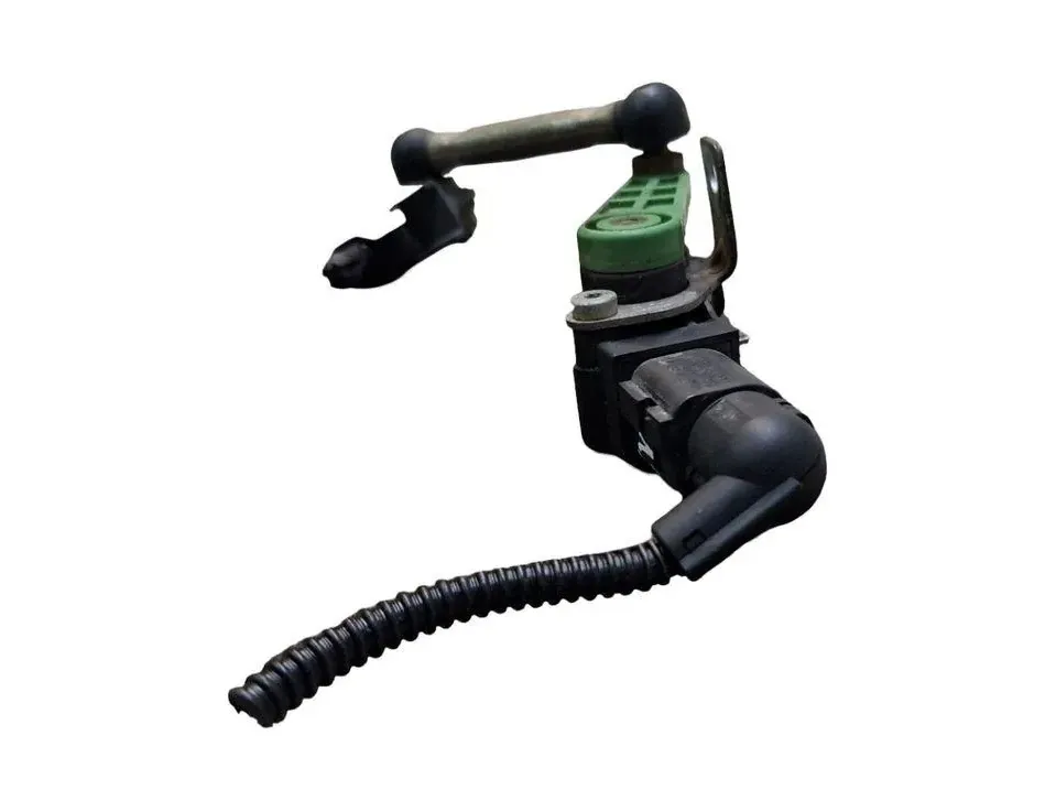 VOLKSWAGEN Touareg 2 generation (2010-2018) Передній лівий датчик рівня 7P0616213 33444728