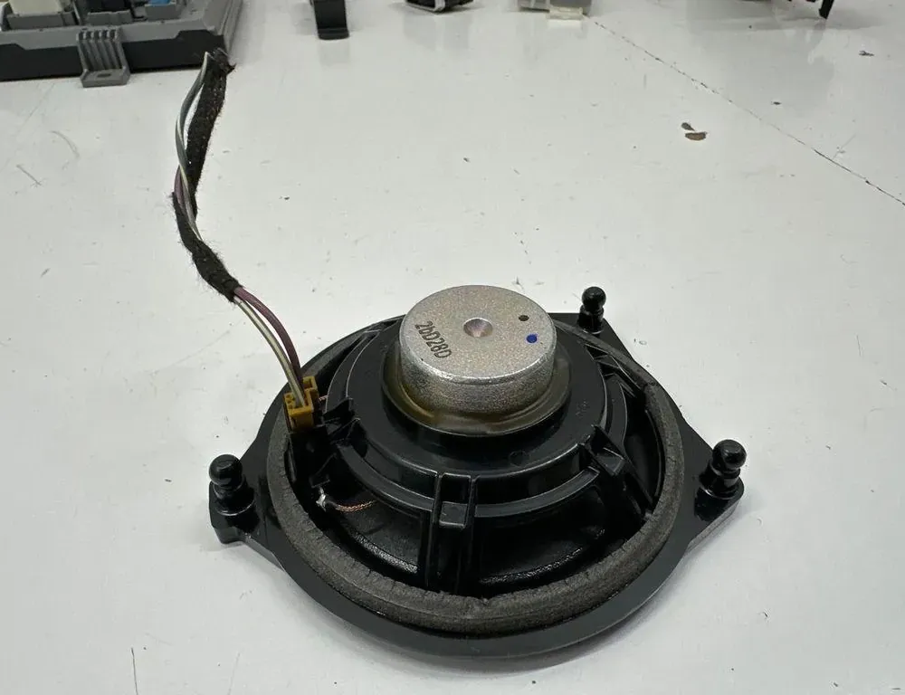 MERCEDES-BENZ GLE W167 (2019-2024) Гучномовець передньої правої двері A2058200402 33498964