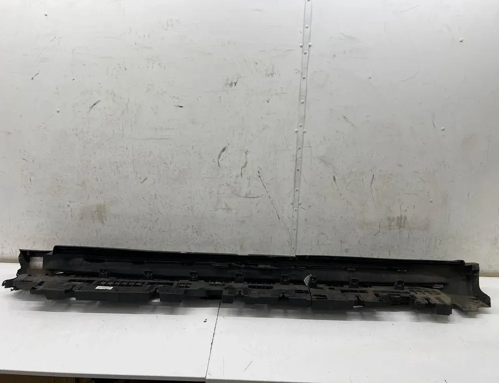 MERCEDES-BENZ GLE W167 (2019-2024) Права пластикова облицювальна панель порогу A1676981801 33499406