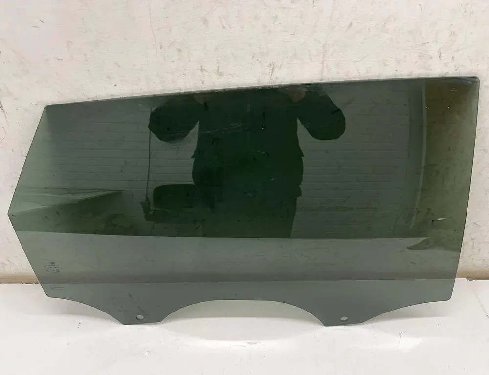 AUDI Скло лівих задніх дверей 4KE845206 35108975