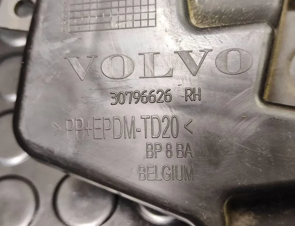 VOLVO S60 2 generation (2010-2020) Держатель бампера передний правый 30796626 33171520