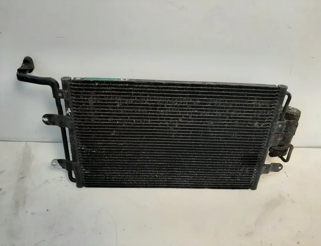 VOLKSWAGEN Golf 4 generation (1997-2006) Радіатор кондиціонера 1J0820411D 15222525