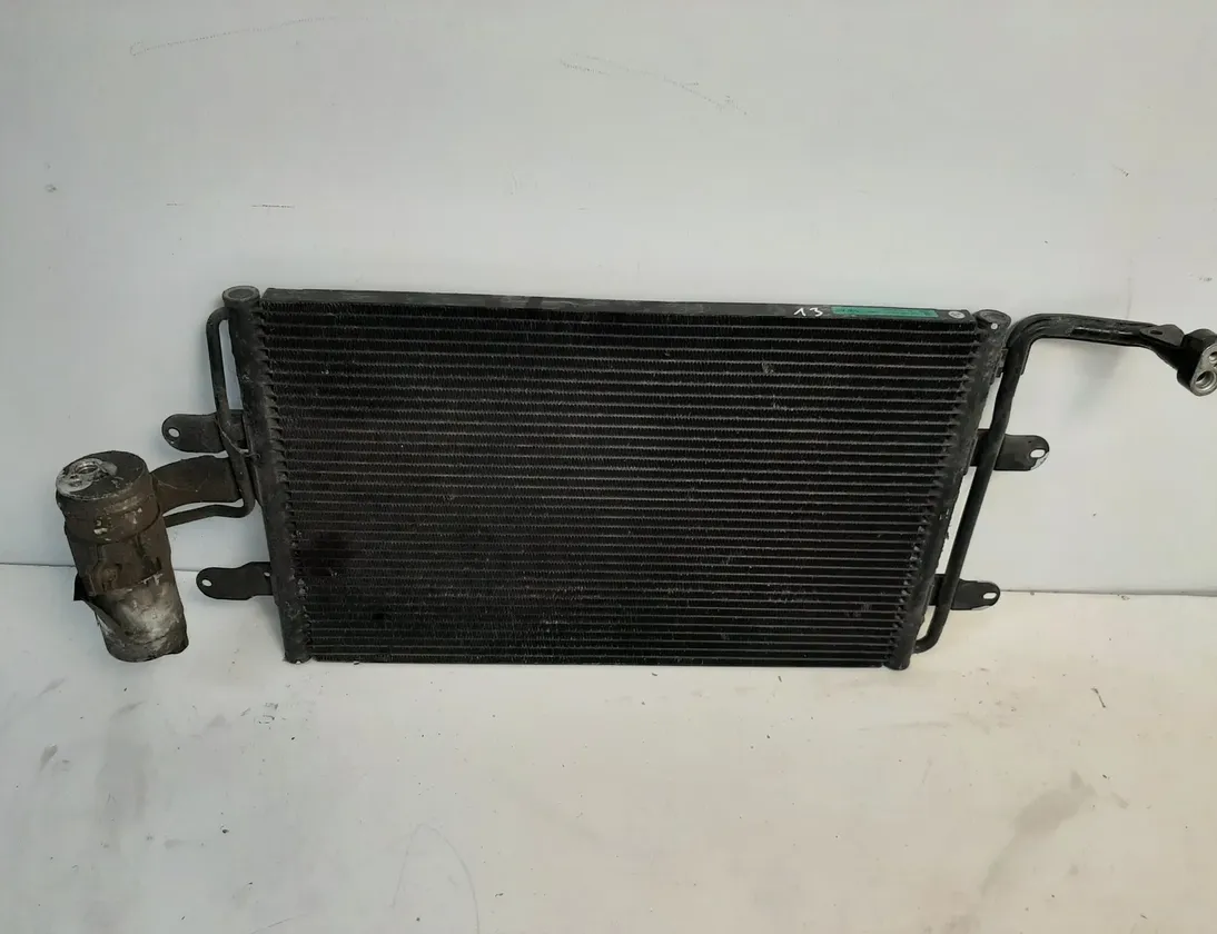 VOLKSWAGEN Golf 4 generation (1997-2006) Радіатор кондиціонера 1J0820411D 15222525
