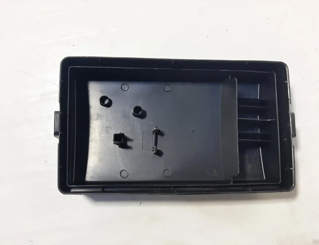 VOLKSWAGEN Golf 7 generation (2012-2024) Кришка блоку запобіжників 5Q0937132A 27269249