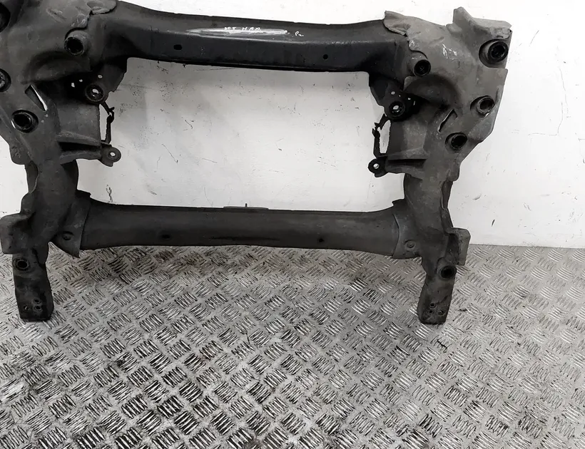 MERCEDES-BENZ C-Class W205/S205/C205 (2014-2023) Передний траверс 28720483