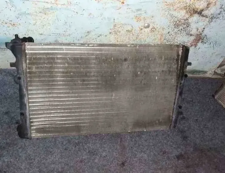 VOLKSWAGEN Golf 4 generation (1997-2006) Радіатор кондиціонера 1J0121253N 32495912