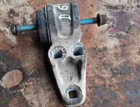 VOLKSWAGEN Passat B5 (1996-2005) Інші деталі підвіски 32510299