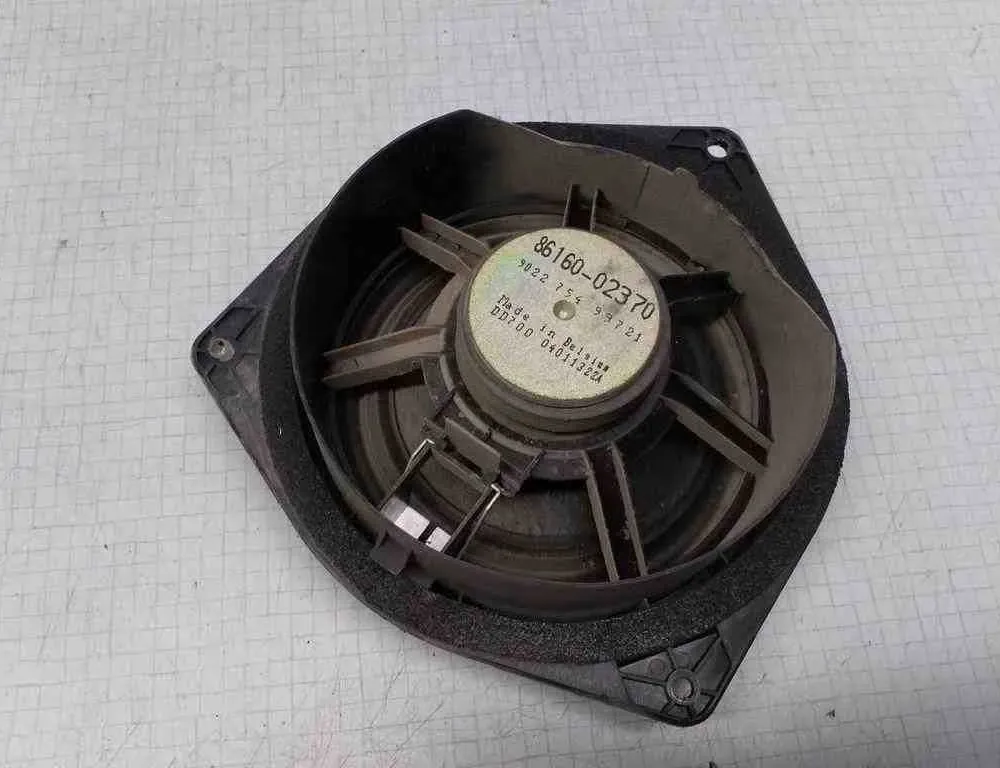 TOYOTA Corolla E120 (2000-2008) Гучномовець передньої правої двері 8616002370 32520548