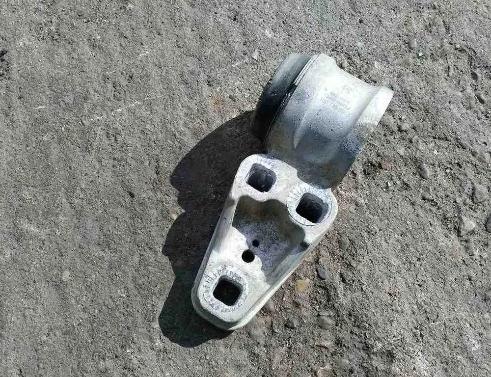 VOLKSWAGEN Passat B5 (1996-2005) Інші деталі підвіски 1007100003 32530519