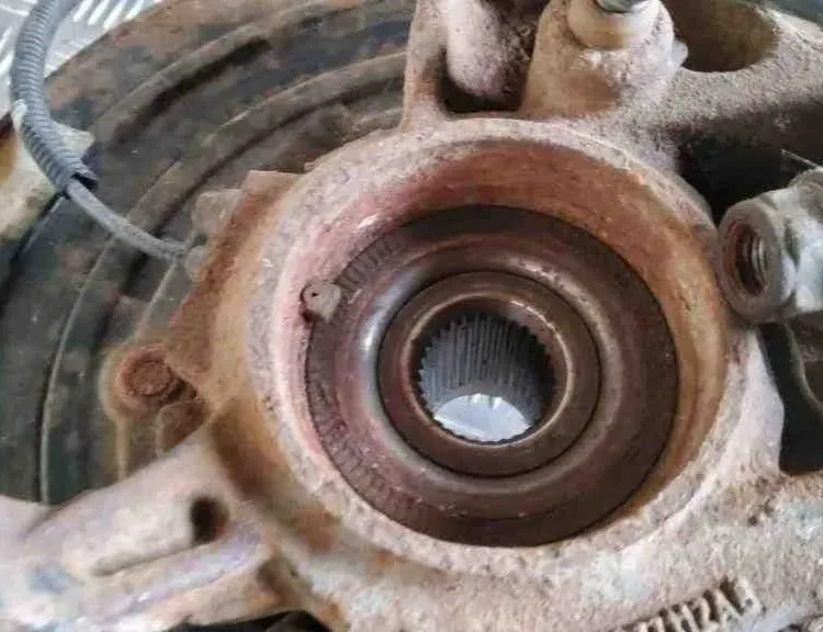 JEEP Grand Cherokee 4 generation (WK) (2004-2024) Маточина заднього правого колеса 04877112AB 32555958