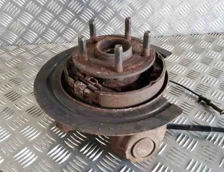 JEEP Grand Cherokee 4 generation (WK) (2004-2024) Маточина заднього правого колеса 04877112AB 32555958