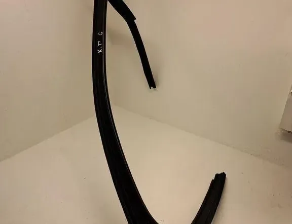 MERCEDES-BENZ C-Class W205/S205/C205 (2014-2023) Гумовий ущільнювач передніх лівих дверей A2057254500 33182507