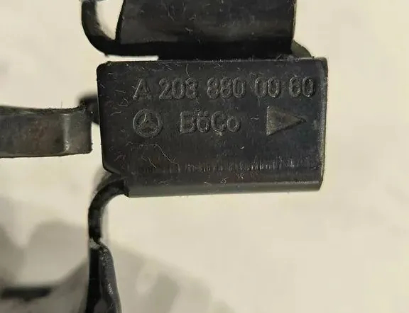 MERCEDES-BENZ E-Class W211/S211 (2002-2009) Замок капота A2038800060 33203489