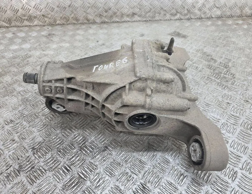 VOLKSWAGEN Touareg 2 generation (2010-2018) Задній диференціал 34596586