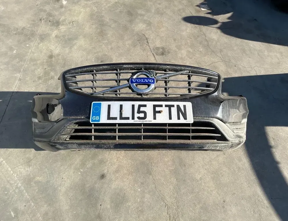 VOLVO V60 1 generation (2010-2020) Передній бампер 35043887