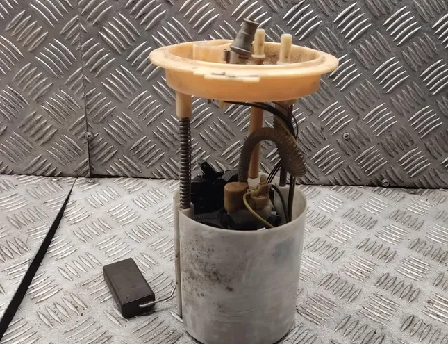 SKODA Octavia 2 generation (2004-2013) Паливний насос в баку 1k0919050j 31055049