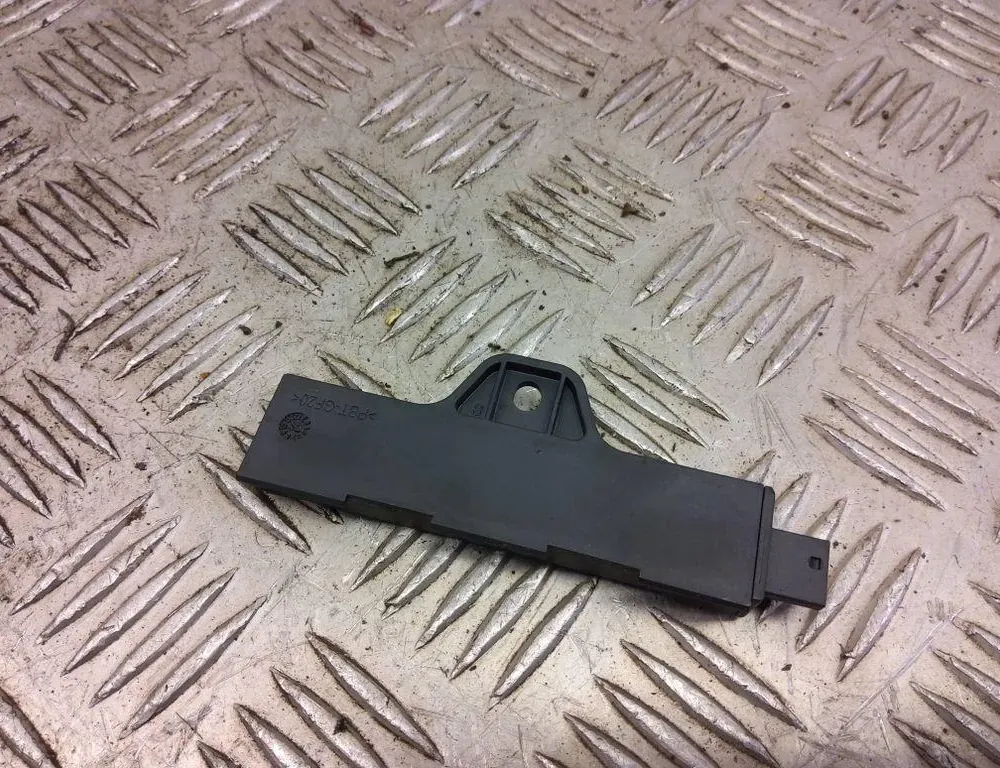 BMW 3 Series F30/F31 (2011-2020) Антенна бесключевого доступа 9220832 33220870