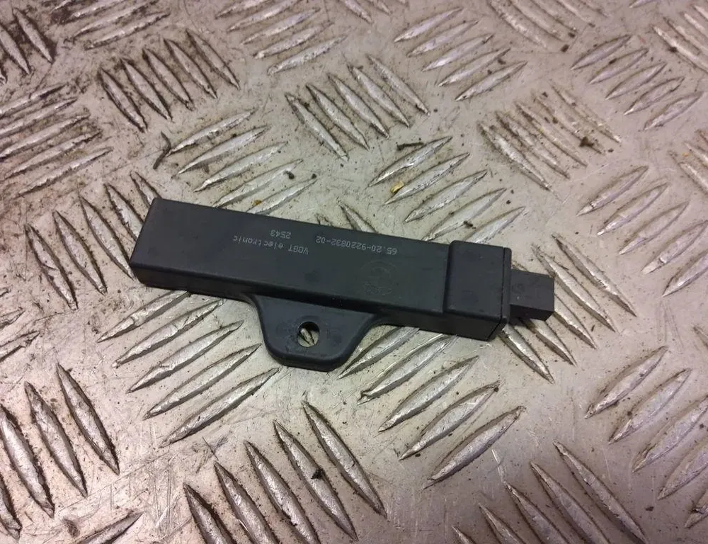 BMW 3 Series F30/F31 (2011-2020) Антенна бесключевого доступа 9220832 33220870