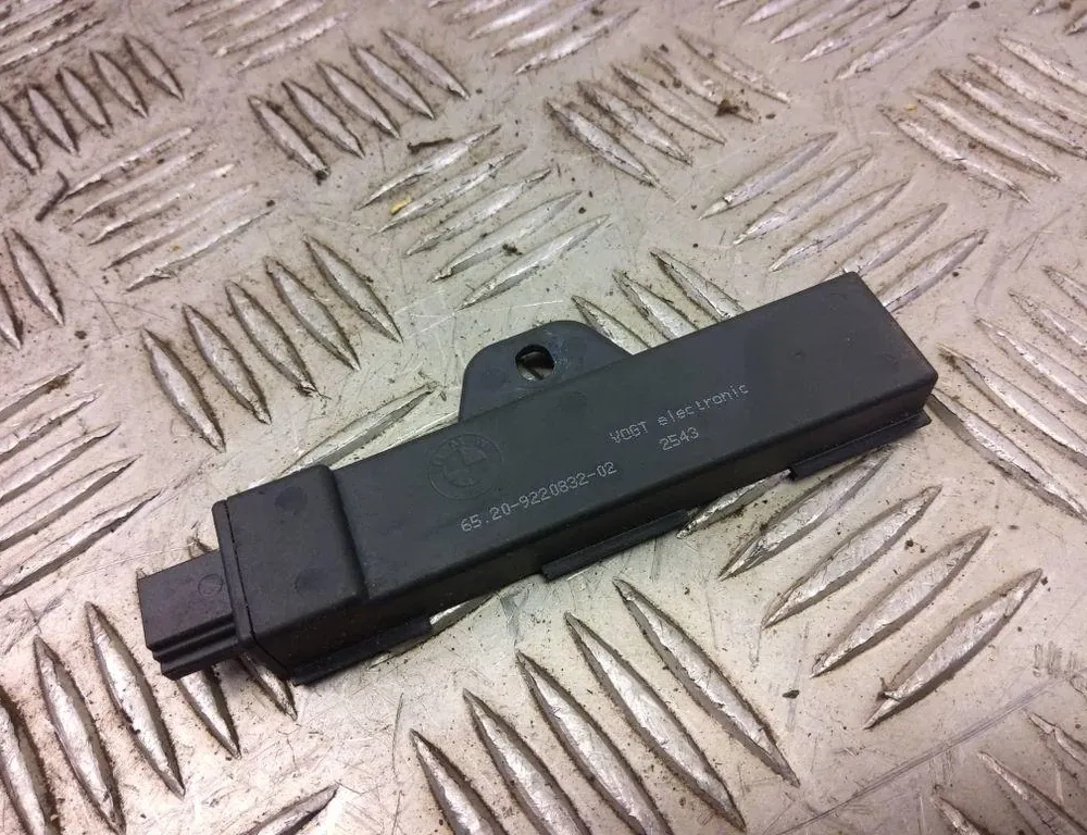 BMW 3 Series F30/F31 (2011-2020) Антенна бесключевого доступа 9220832 33220870