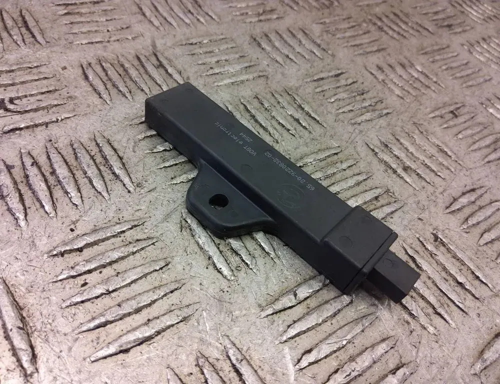 BMW 3 Series F30/F31 (2011-2020) Антенна бесключевого доступа 9220832 33220955