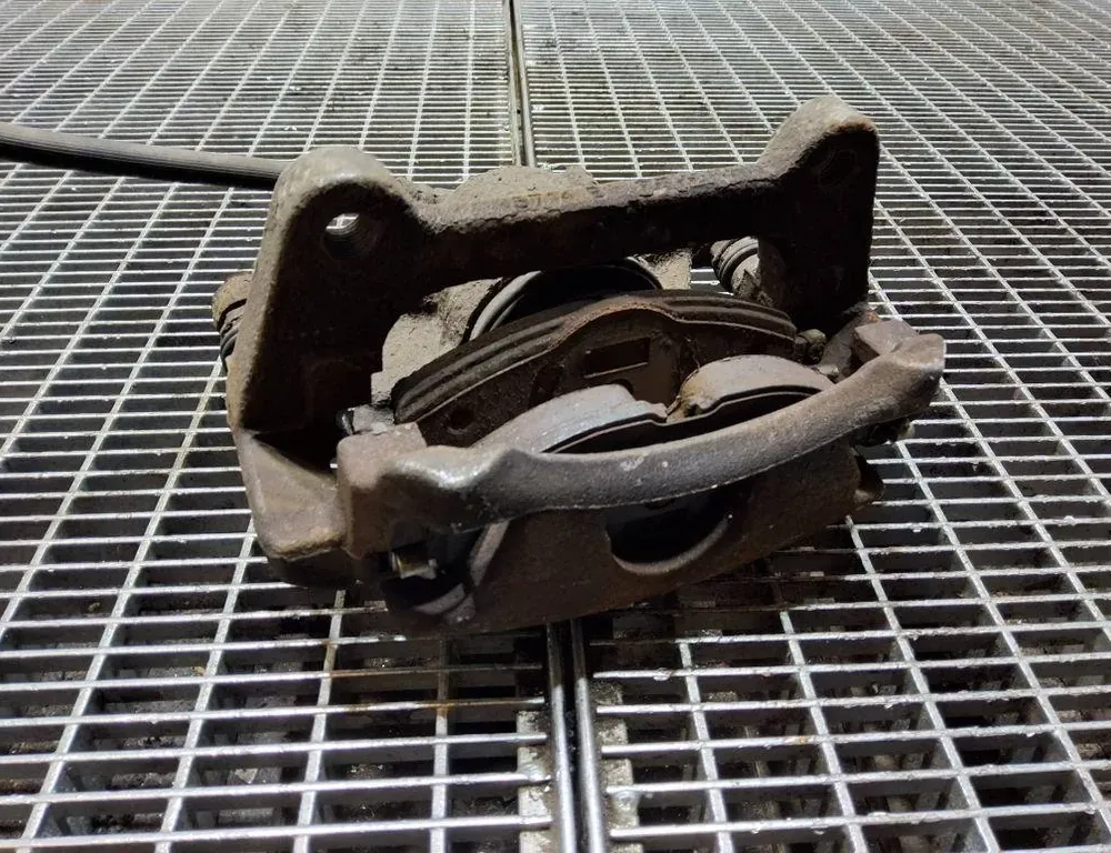 SEAT Leon 3 generation (2012-2020) Передний лівий гальмівний гальмівний механізм 33402356