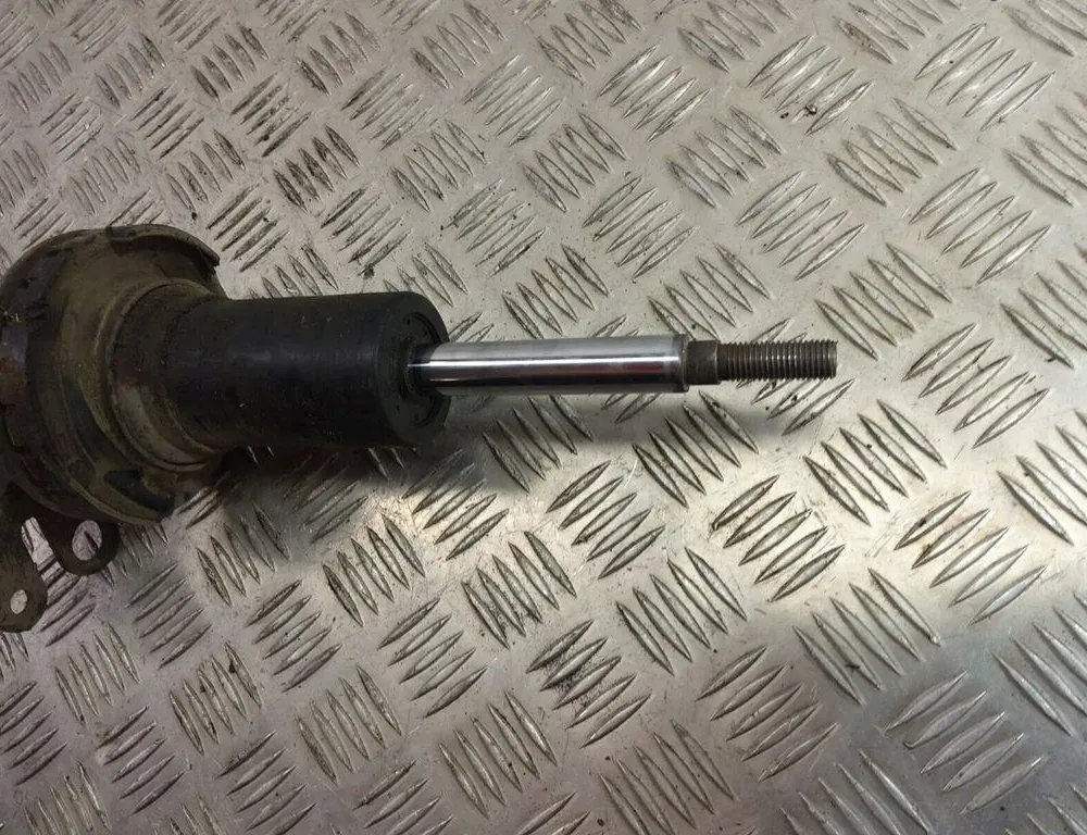 BMW 5 Series F10/F11 (2009-2017) Амортизатор передний правый 11817 33482455