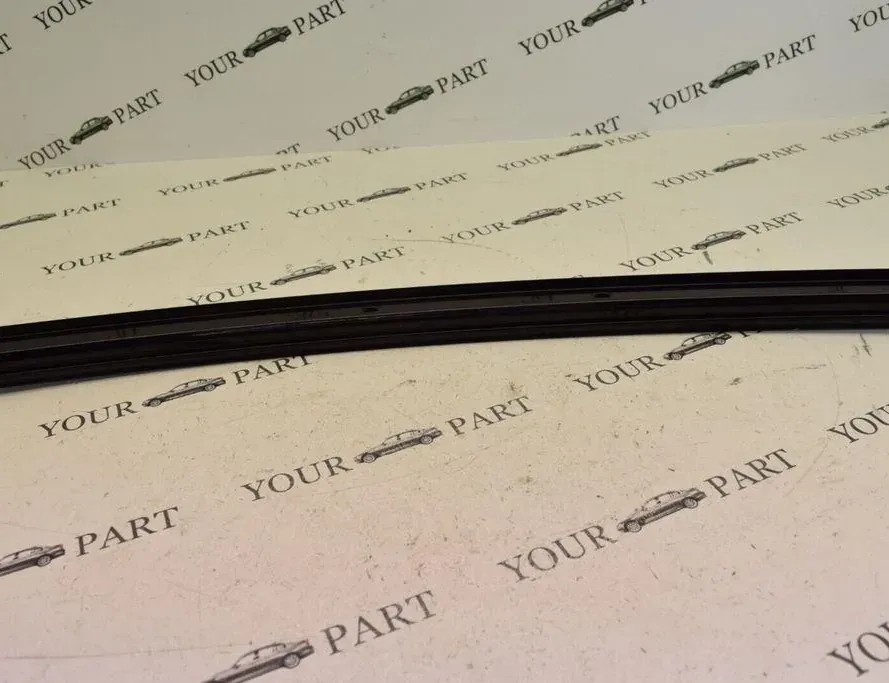 BMW 7 Series F01/F02 (2008-2015) Стеклянная рейка задней двери 33484688