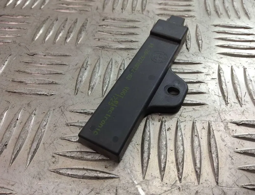 BMW 5 Series F10/F11 (2009-2017) Антена безключового доступу 9220832 33488514