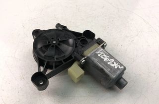 VOLKSWAGEN Golf 7 generation (2012-2024) Маторчик стеклоподъемника передней правой двери 5Q0959802B 15509649