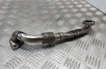 VOLKSWAGEN Passat B7 (2010-2015) Трубка рециркуляции отработавших газов 03G131521AH 30798187