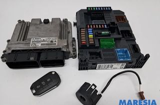 PEUGEOT 308 T9 (2013-2021) Блок керування двигуном ECU 9814182680,1614103080,9807054180,1610807880 31857893