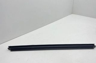 MERCEDES-BENZ C-Class W205/S205/C205 (2014-2023) Гумовий ущільнювач передніх лівих дверей A2057250365 31999487