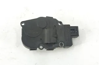 MERCEDES-BENZ C-Class W204/S204/C204 (2004-2015) Двигун повітряної заслінки K9749006 33348710