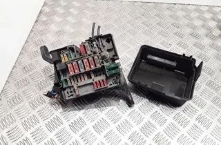 PEUGEOT 206 1 generation (1998-2009) Блок запобіжників 9642711680 35105744