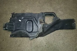 BMW 5 Series E60/E61 (2003-2010) Коробка воздушного фильтра 64316913503,64319174370,64316913505,64316945204,64319171858,64316921601,64319174371,64319174372,64316950936 34018711