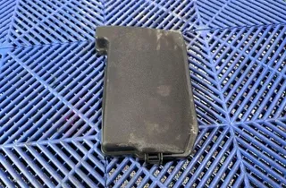 TOYOTA Prius 3 generation (XW30) (2009-2015) Кришка блоку запобіжників 8266247150 34741790