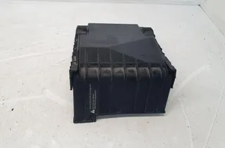 VOLKSWAGEN Golf 5 generation (2003-2009) Кришка блоку запобіжників 1K0937132F,1K0937132G,1K0937132 34235469