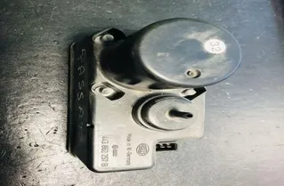 AUDI 100 4A/C4 (1990-1994) Вакуумний насос із центральним замком 27147736