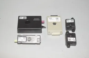 BMW i3 I01 (2013-2024) Антена 9253999,9231466,9333438,65209325735,9230911,65209230911,65209253999,65209231466,2622341,65202622341,9289590,65209289590,9118262,65209118262,65209333438,9325735 27531070