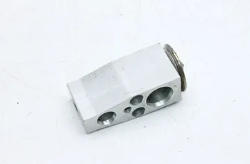 VOLKSWAGEN Passat B8 (2014-2023) КЛАПАН РАСШИРЕНИЯ КОНДИЦИОНЕРА ВОЗДУХА 5Q0820679E 35105813