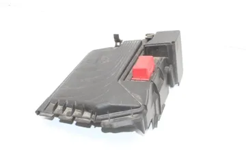 MERCEDES-BENZ A-Class W176 (2012-2018) Кришка блоку запобіжників A2465400182 29851642