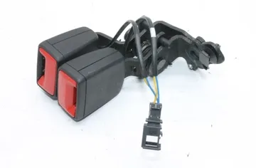 VOLKSWAGEN Passat B8 (2014-2023) Пряжка заднього середнього сидіння 3V0857739A 35106700