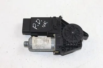 VOLKSWAGEN Passat B6 (2005-2010) Маторчик стеклоподъемника передней левой двери 33305490