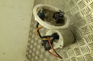 BMW 2 Series Active Tourer U06 (2021-2023) Паливний насос в баку 9452477 33520917