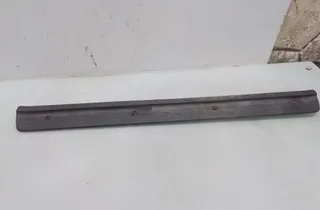 MITSUBISHI Pajero Sport 1 generation (1996-2008) Обшивка переднього правого порога MR227572 35098420